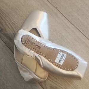 Russian Pointe Rubin Pointe Shoes